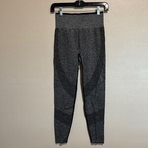 Victoria’s Secret Pink leggings